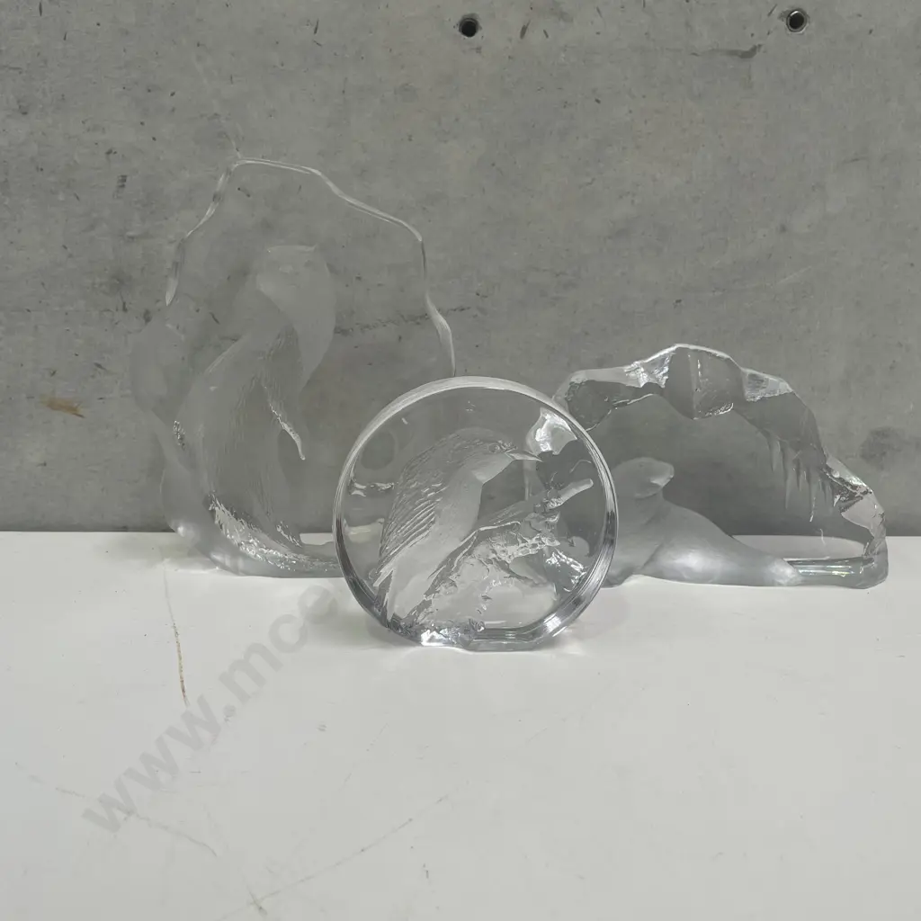Three Signed Mats Jonasson Art Glass Paperweights/Sculptures. Tallest H17cm Image 1++