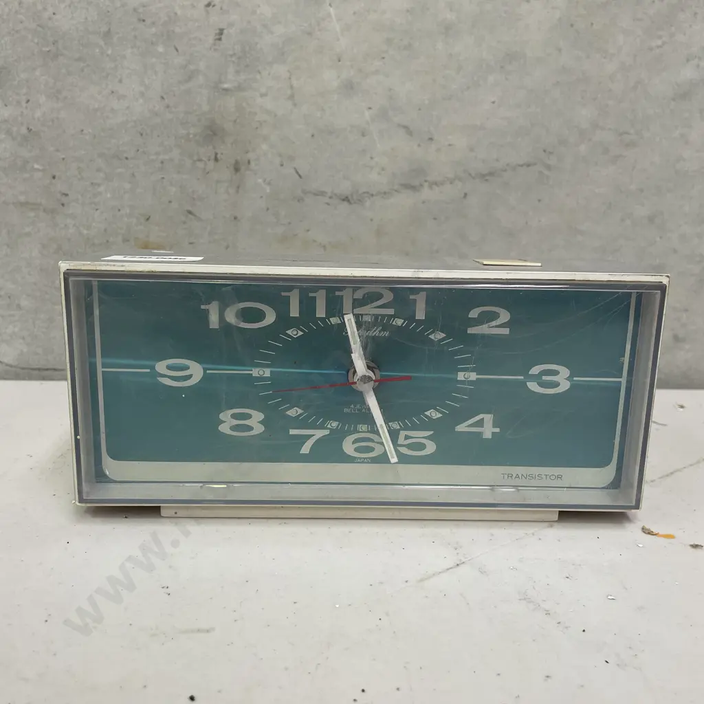 Vintage Retro Rhythm Transistor Clock Image 1++