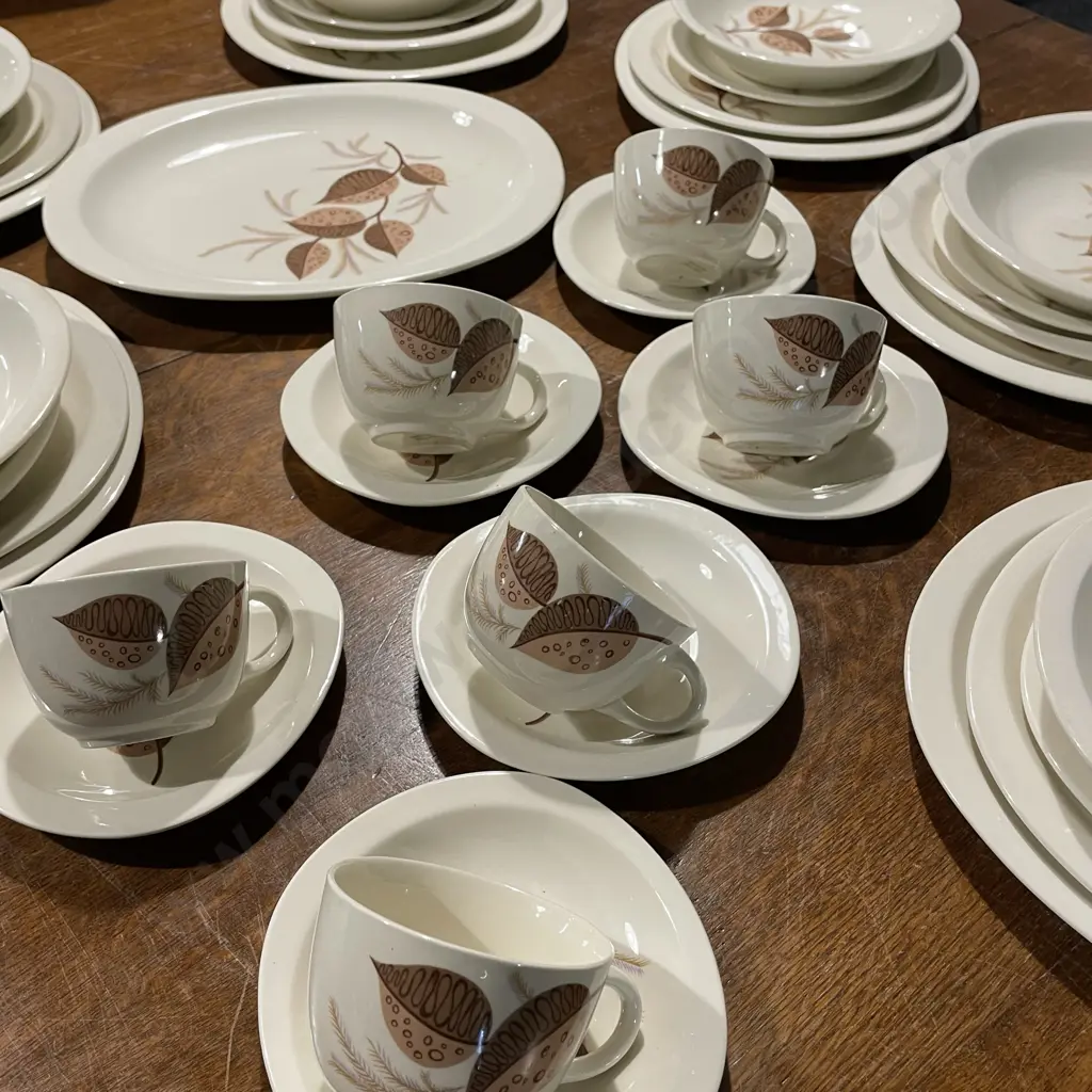 Royal Swan Dinnerware items Image 1++