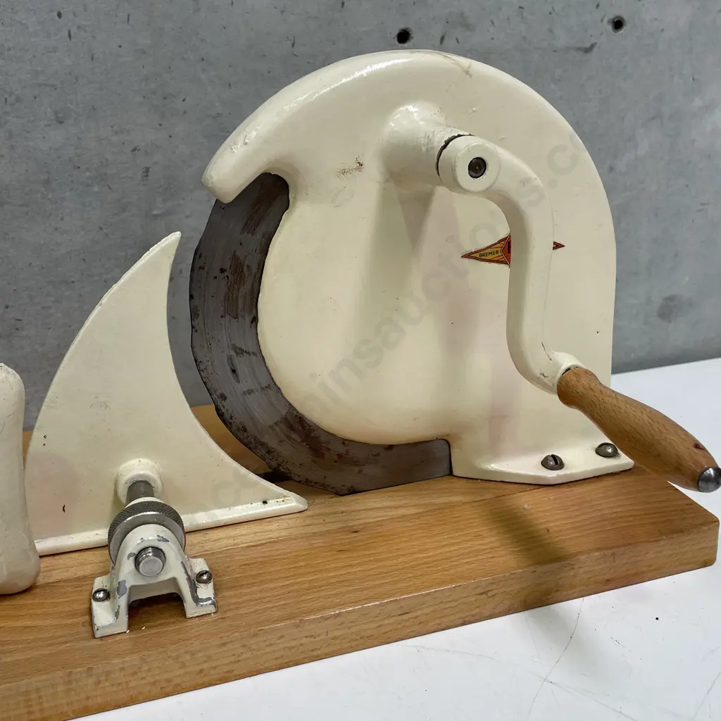 Vintage Bremer HS Qualitat Bread/Meat/Cheese Slicer. Cream Cast Iron on Wooden Base Image 1++