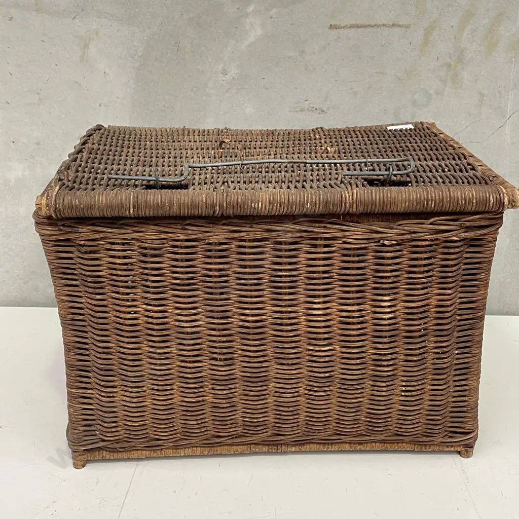 Vintage Wicker Picnic Basket with metal lock handle 43 x 32cm H30cm Image 1++