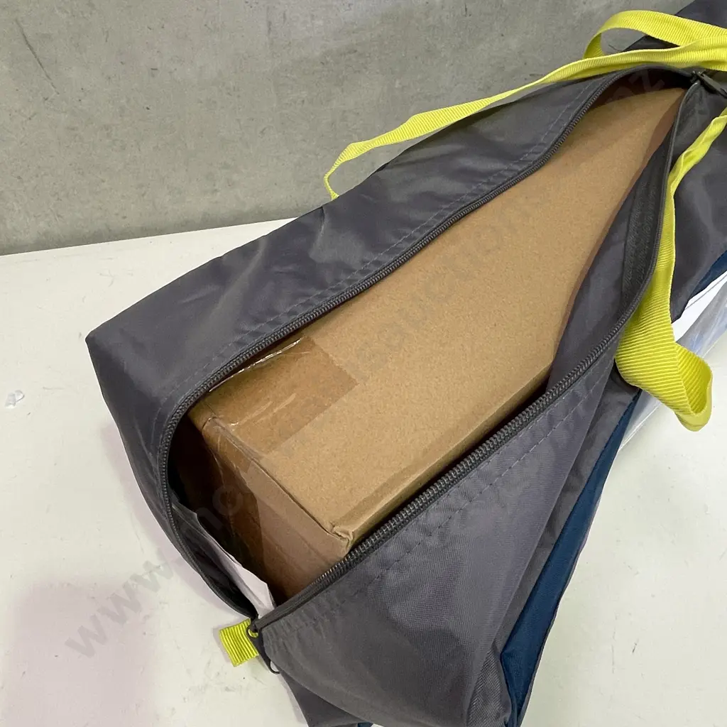 Navigator South 4 person Tent. As new in Box within bag Image 1++