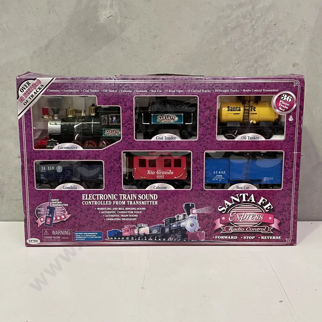 Boxed "Santa Fe Express" Train Set Image 1++