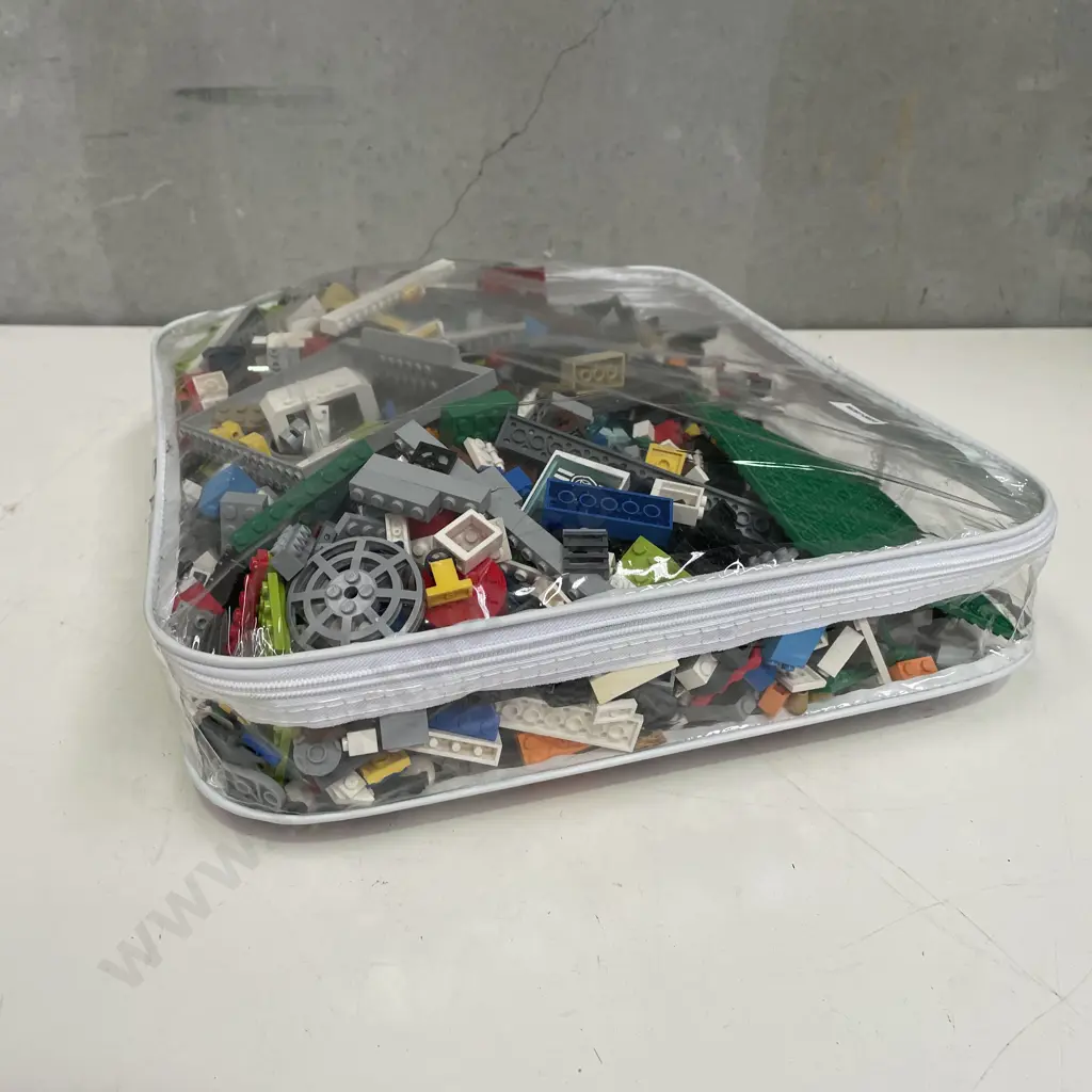 Large assortment of Lego Image 1++