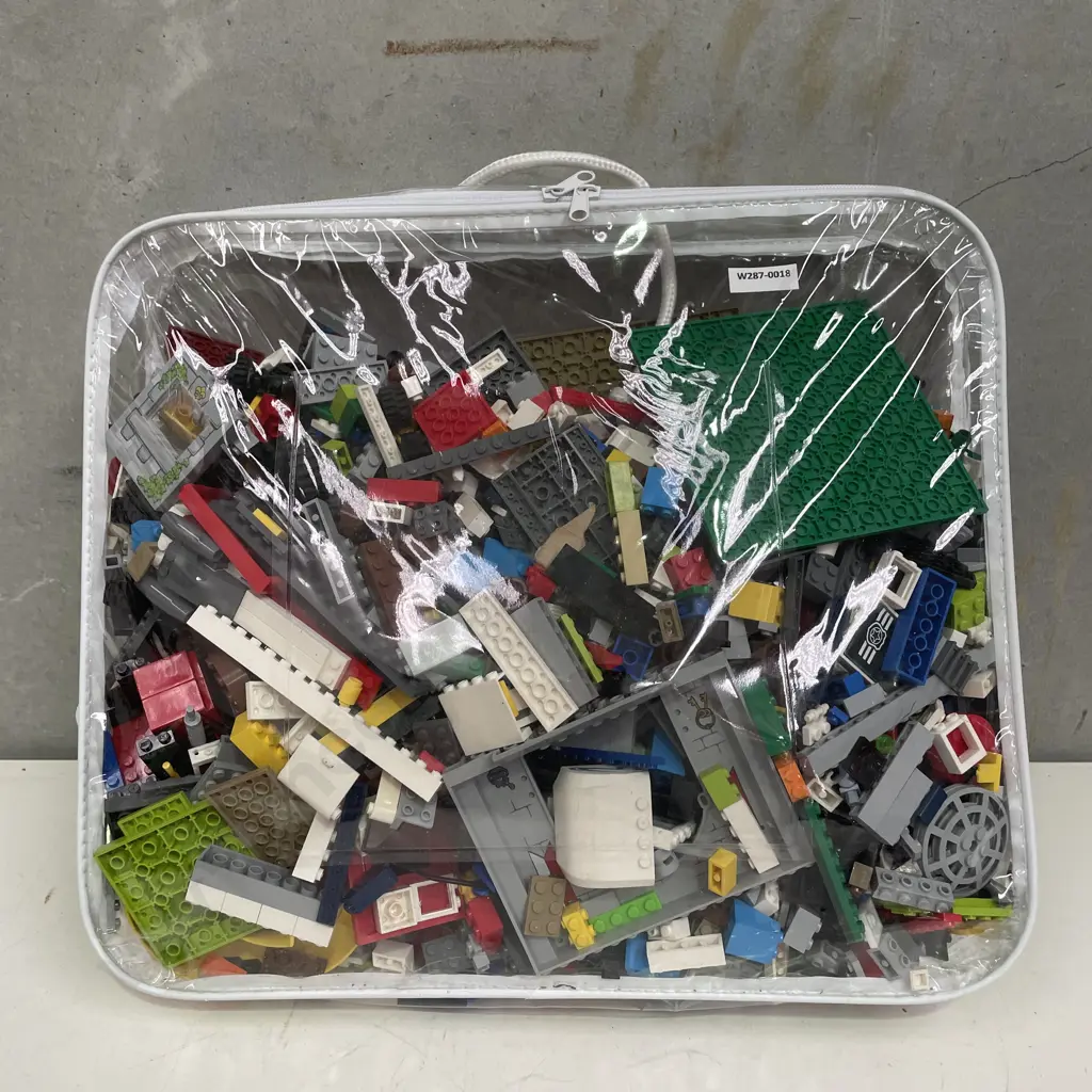 Large assortment of Lego Image 1++