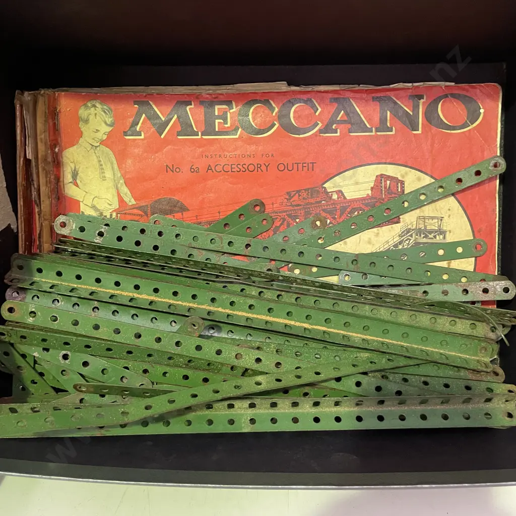 Box of Vintage Meccano Items Image 1++