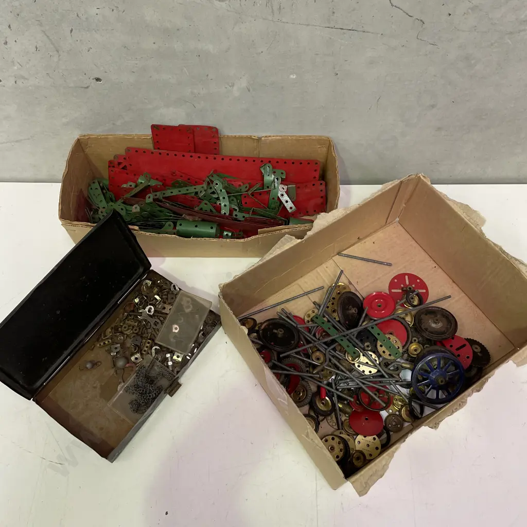 Assorted Vintage Meccano Items Image 1++