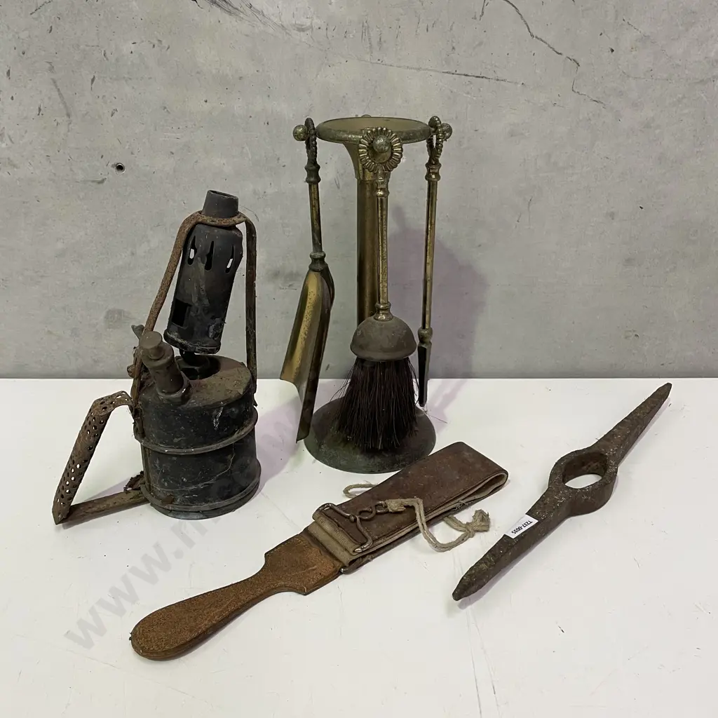 Assorted Vintage items Image 1++