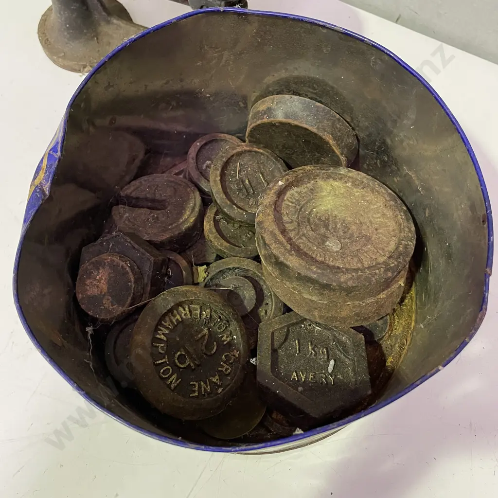 Vintage Scales with weights Image 1++