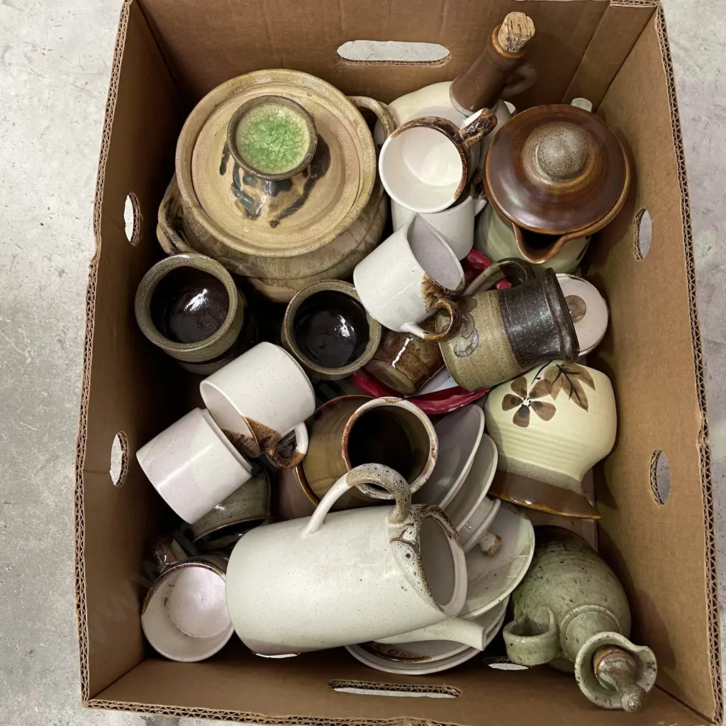 Large Assorted of Pottery: Box of Image 1++