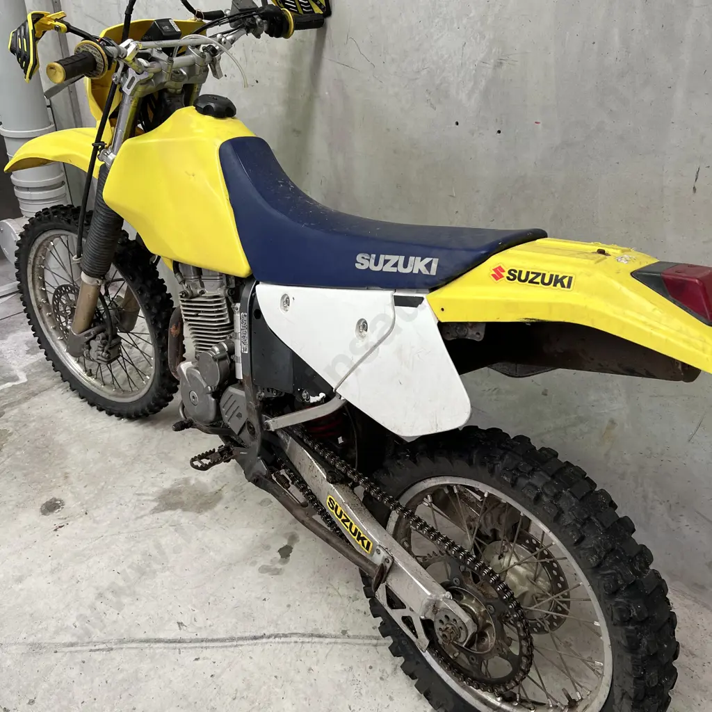 2007 Suzuki DR-Z250 Bike. Yellow. VIN JS1DJ43A772100955 Image 1++