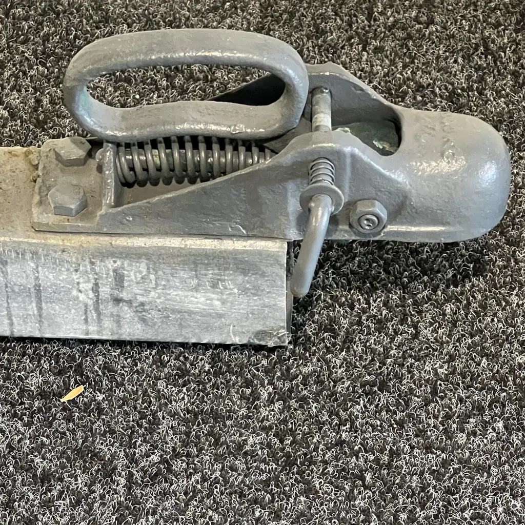 Tow bar - 184cm long rated 2000kg Image 1++