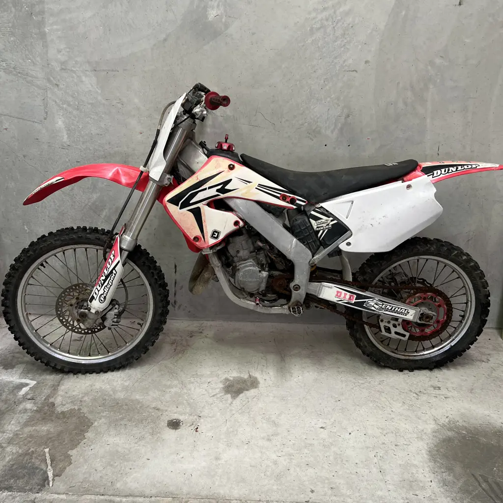 2001 Honda CR125R Moto-Cross/Trail Bike. VIN JH2JE01361M304465 Image 1++