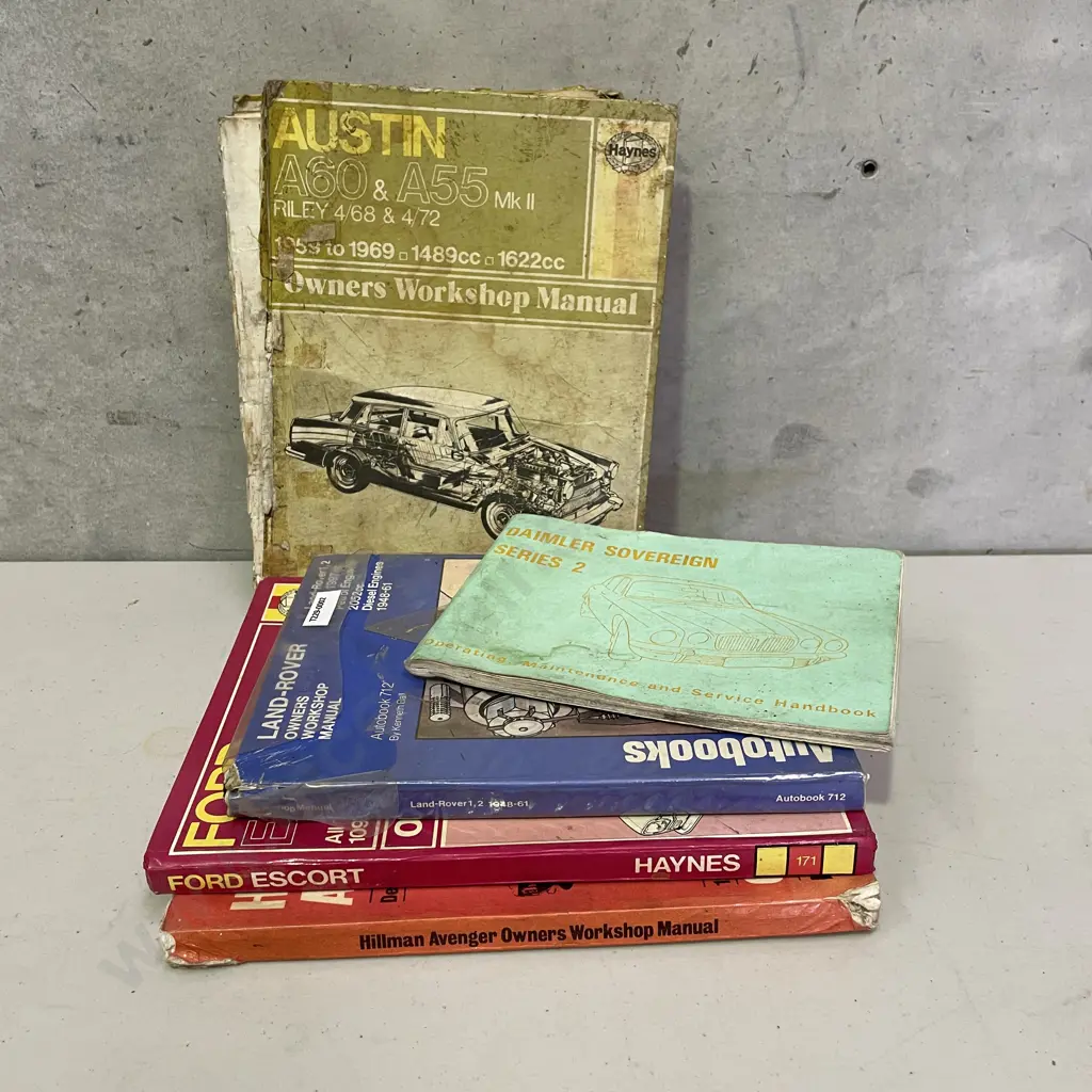 Assorted Vintage Vehicle Workshop Manuals: Land-Rover,Ford Escort,Hillman Avenger,Austin, Daimler Image 1++