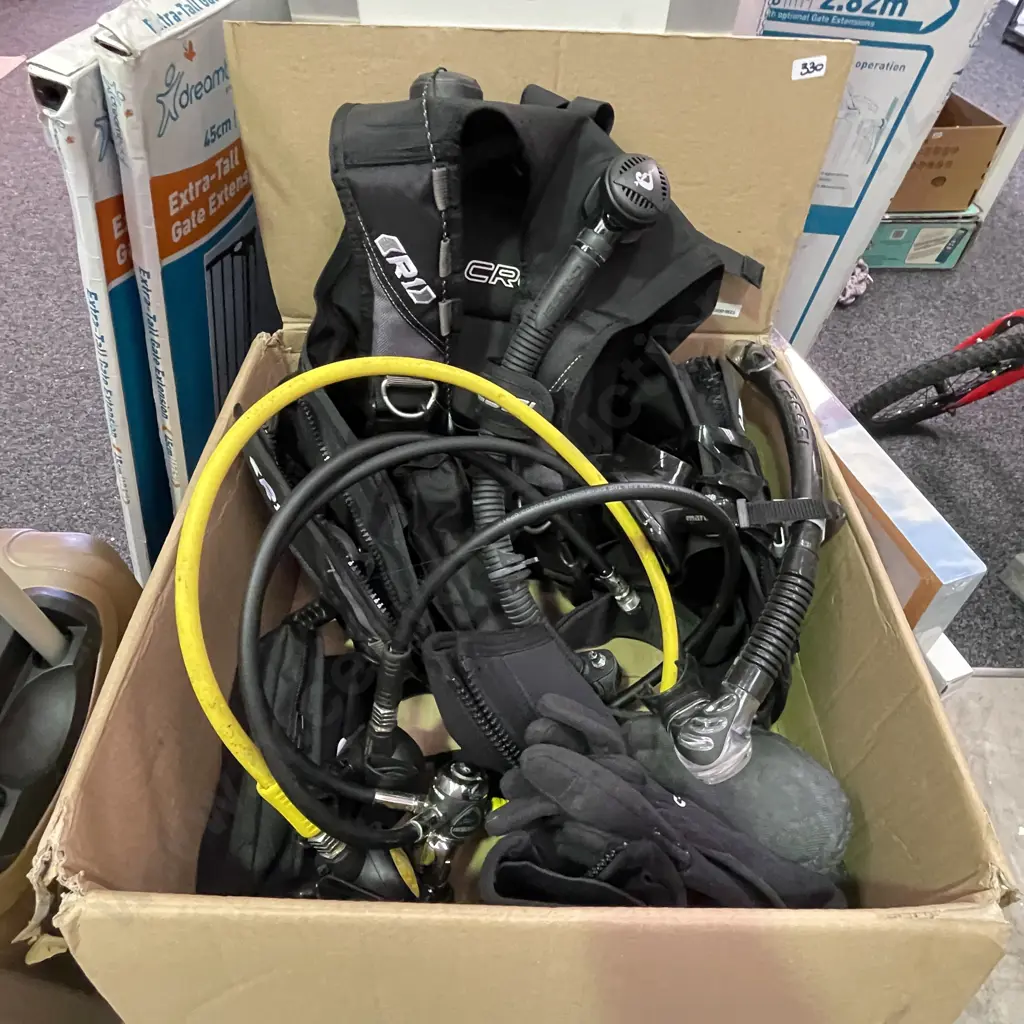 Box of BCD with Weighted Dive Vest, Gloves, Watch (af), Boots, mask etc. Size 'M' Image 1++