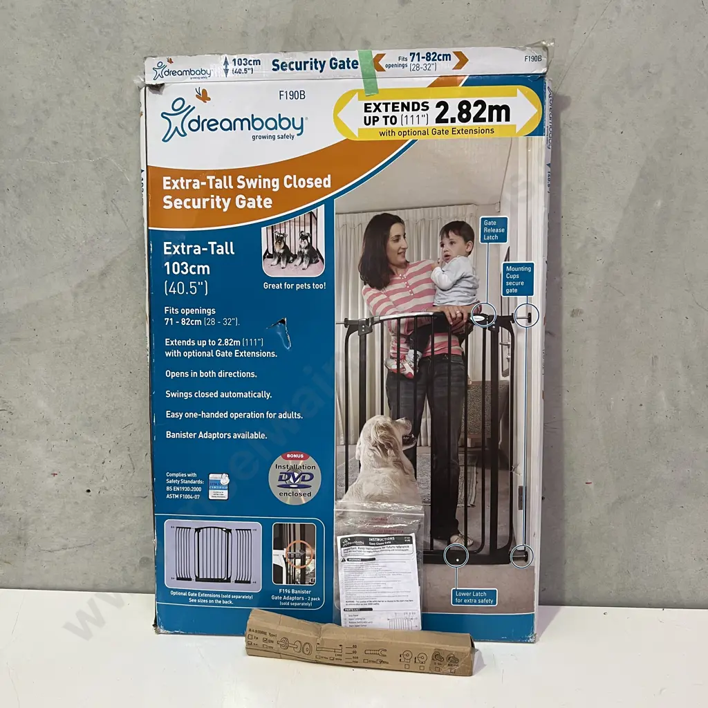 F190B Boxed Dreambaby Extra-Tall Swing Security Gate, Black. Extends to 2.82 metres Image 1++