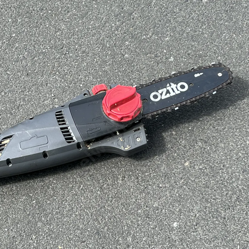 Black Ozito EPP750 Electric Pole Pruner Image 1++