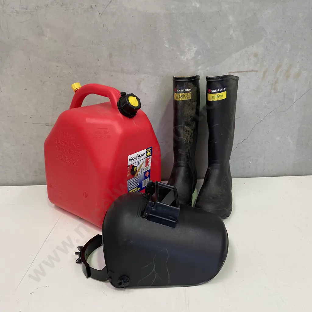 Skellerup Size 8 Mens Gumboots with welding Mask and 20L Fuel Container Image 1++