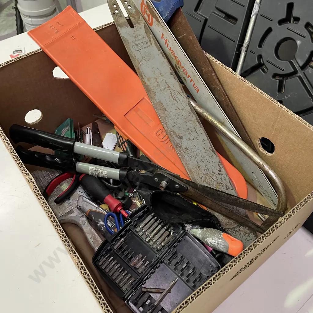 Box of Assorted Tools with Black Plastic Spare Wheel Cover with Tyre Iron Image 1++