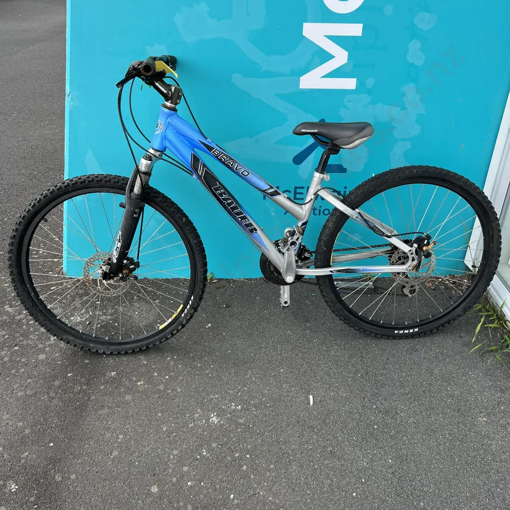 Bauer Bravo Bike. Small Size Image 1++