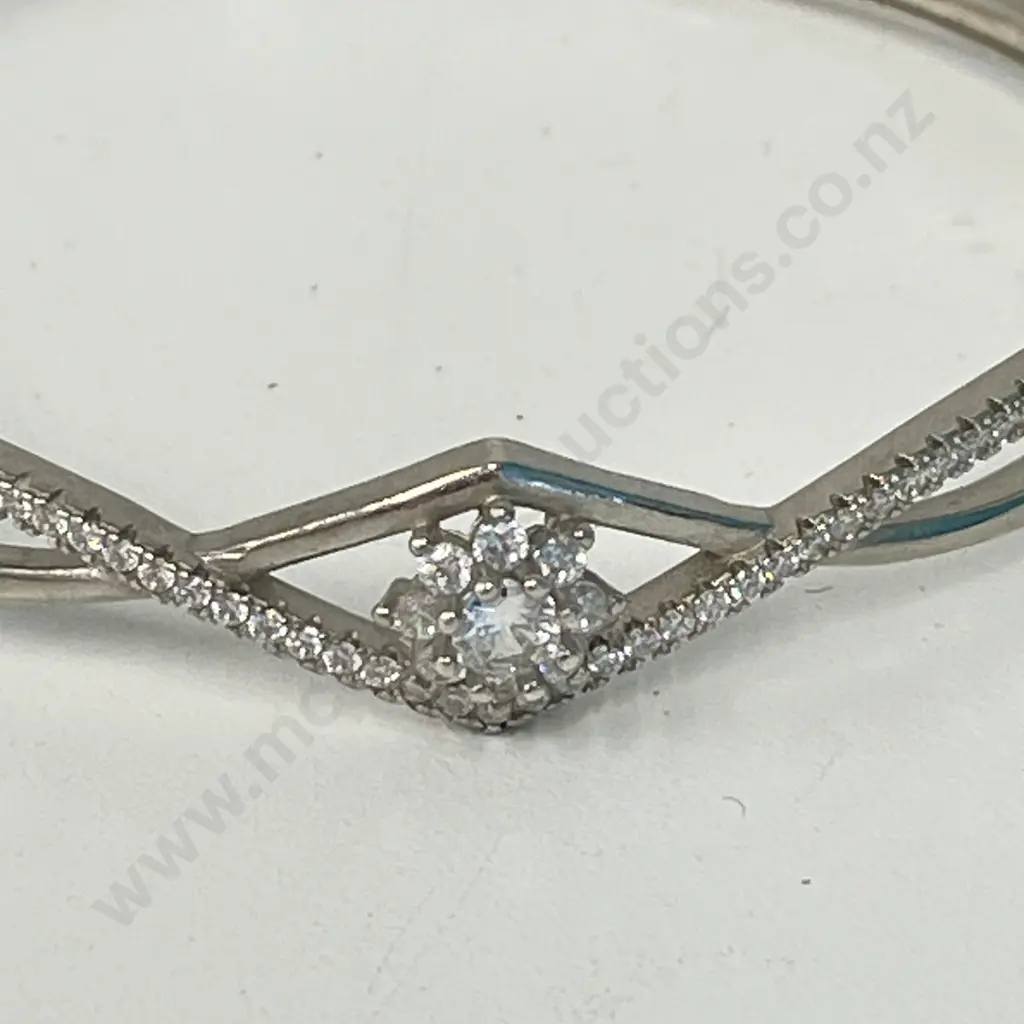 Sterling Silver Bracelet with clear stones. Stamped 925 Image 1++