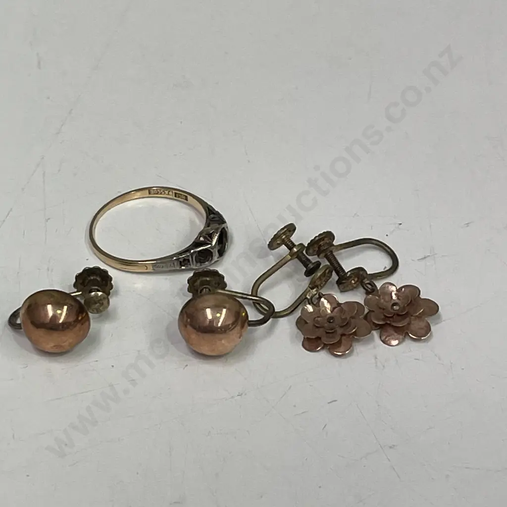 9ct Gold Dome Earrings with 9ct gold Flower Earrings and 18ct Gold Ring (no stones) Image 1++