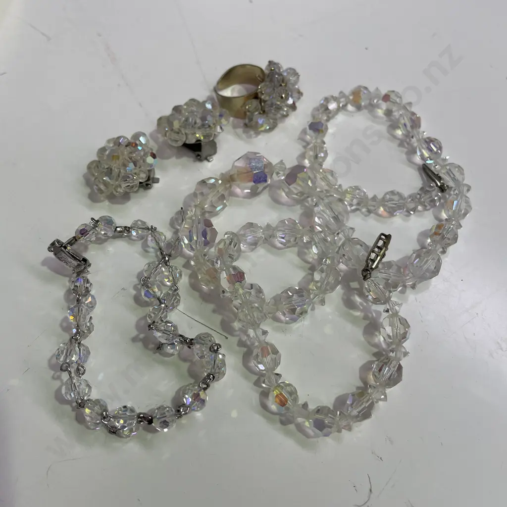 Assorted Vintage Diamante Jewellery Image 1++