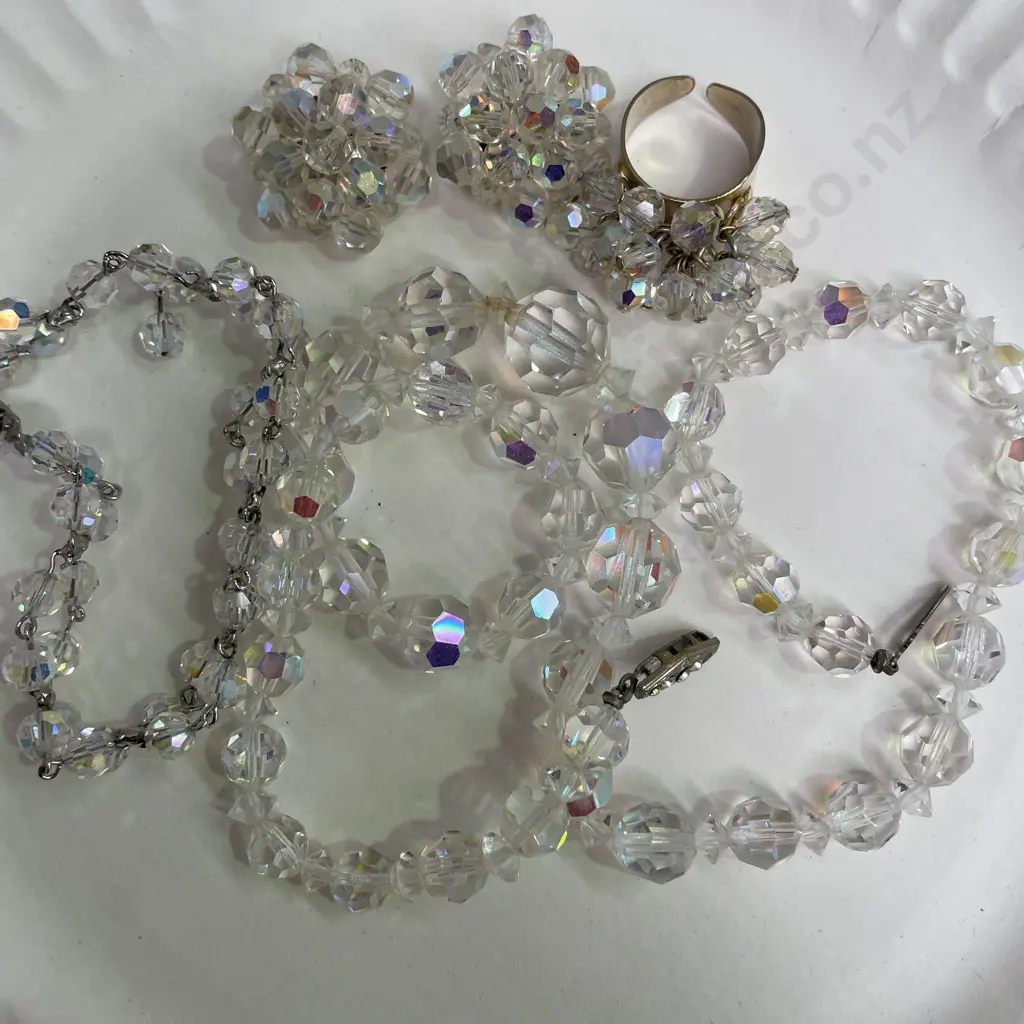 Assorted Vintage Diamante Jewellery Image 1++