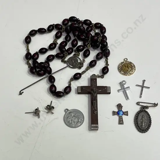 Assortment of Religious Themed Jewellery