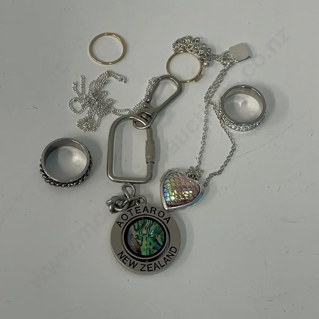 Assorted Jewellery Image 1++
