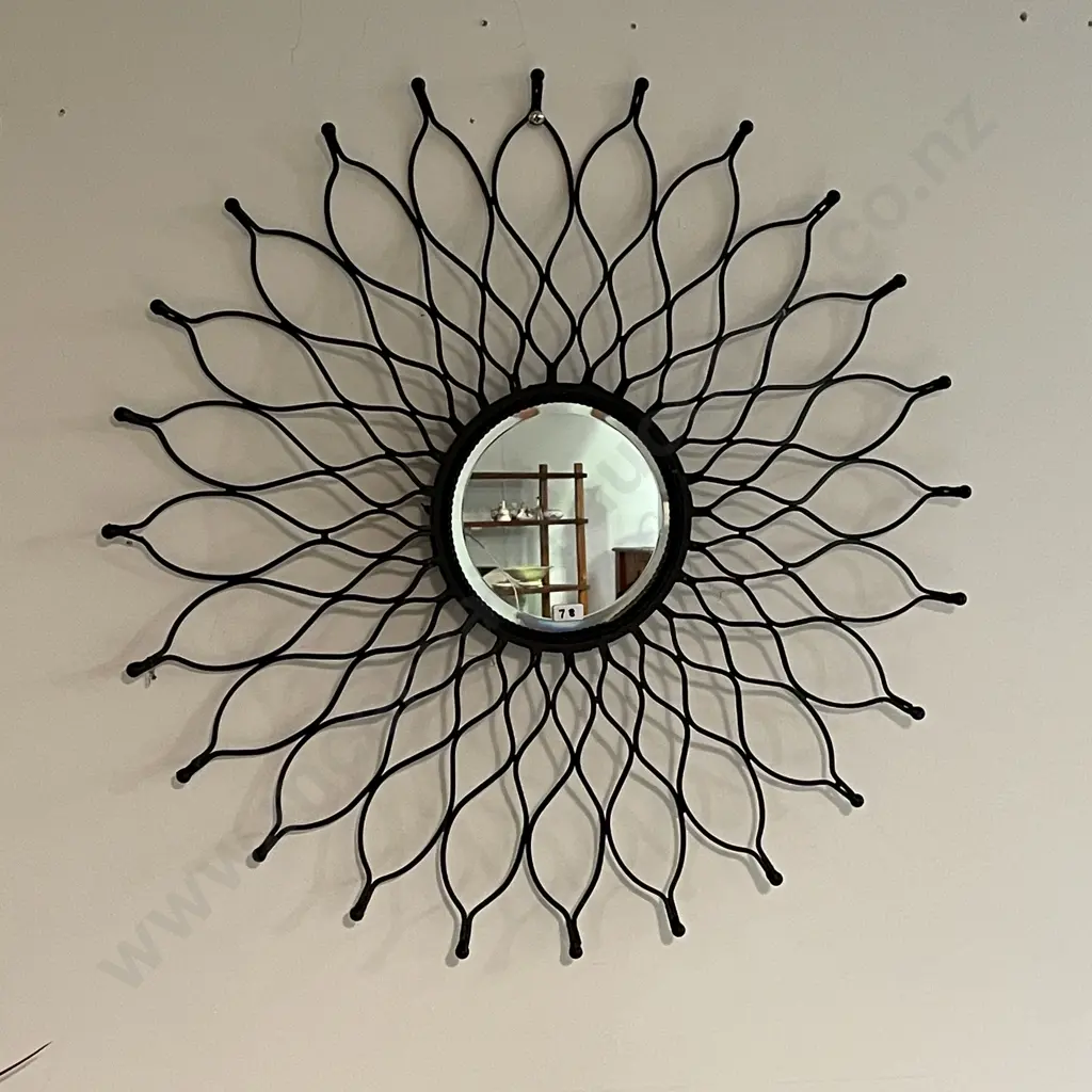 Decorative Black Metal Sunburst Bevelled Mirror Image 1++