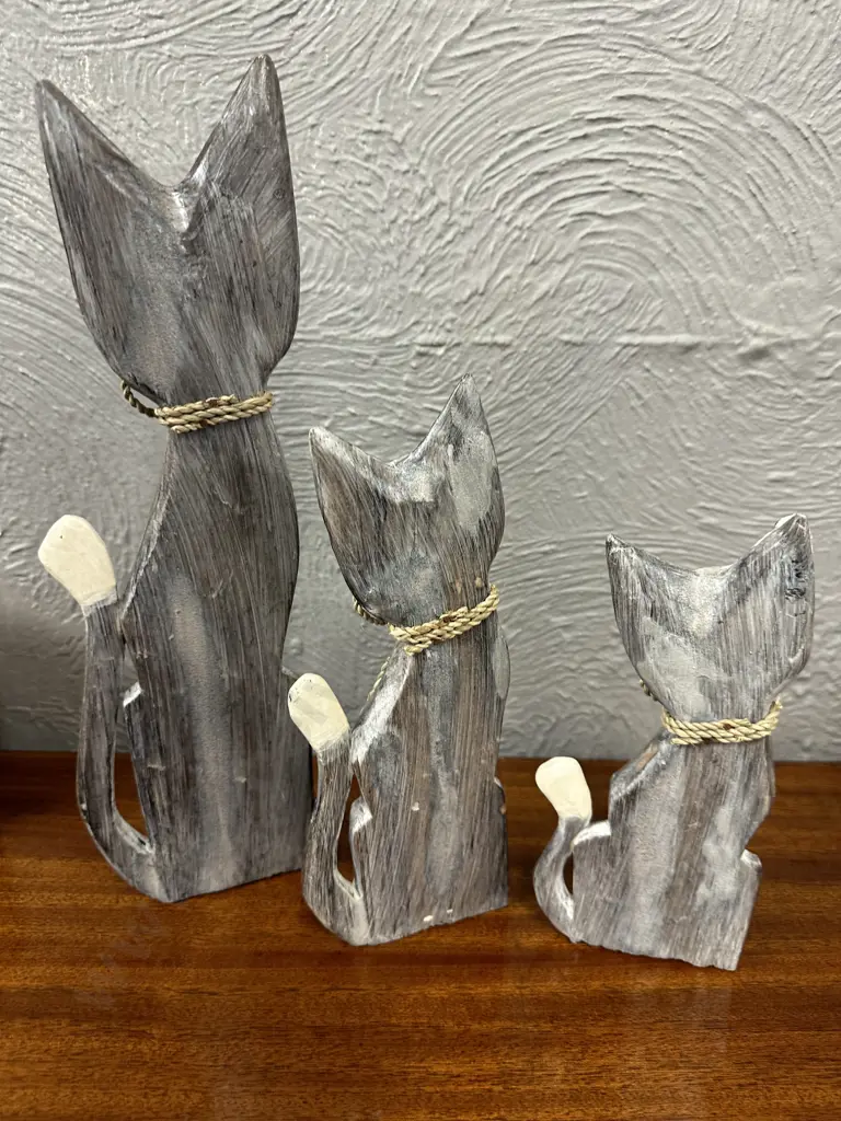 Trio of Ornamental Carved Wooden Cats. Graduating Sizes Image 1++