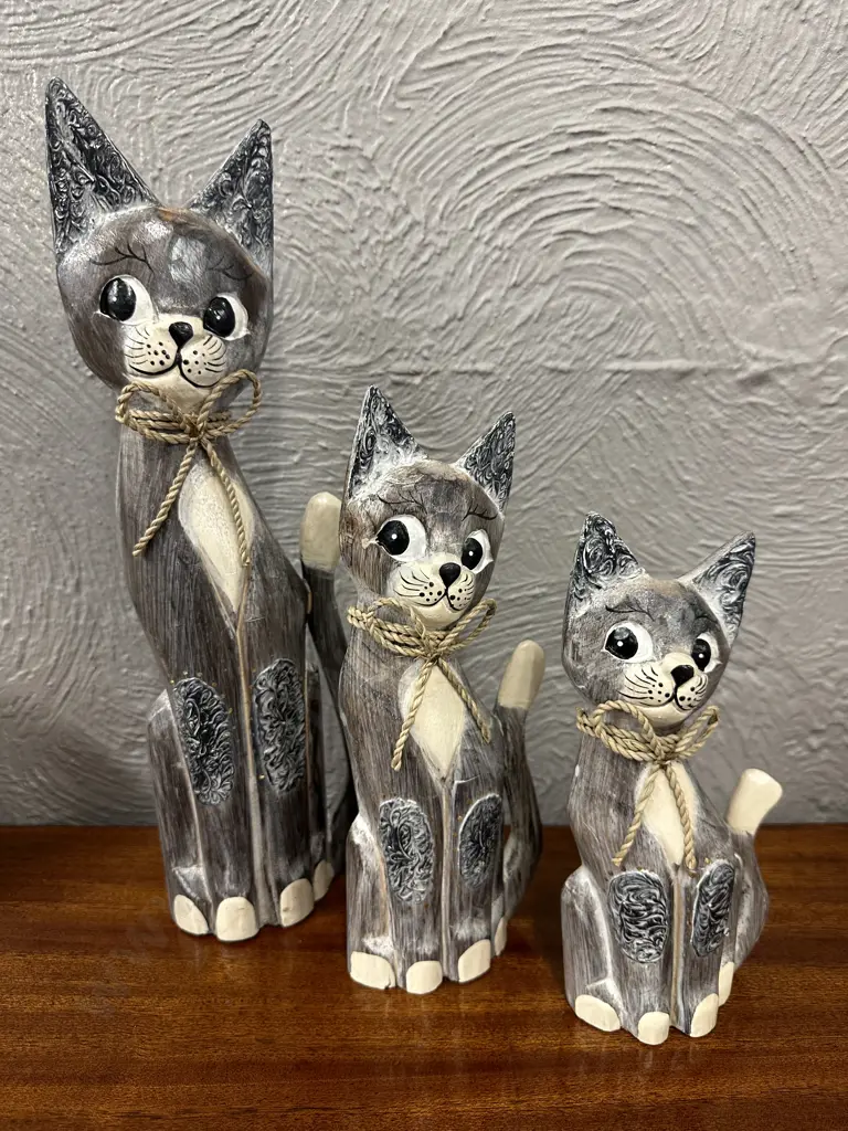 Trio of Ornamental Carved Wooden Cats. Graduating Sizes Image 1++