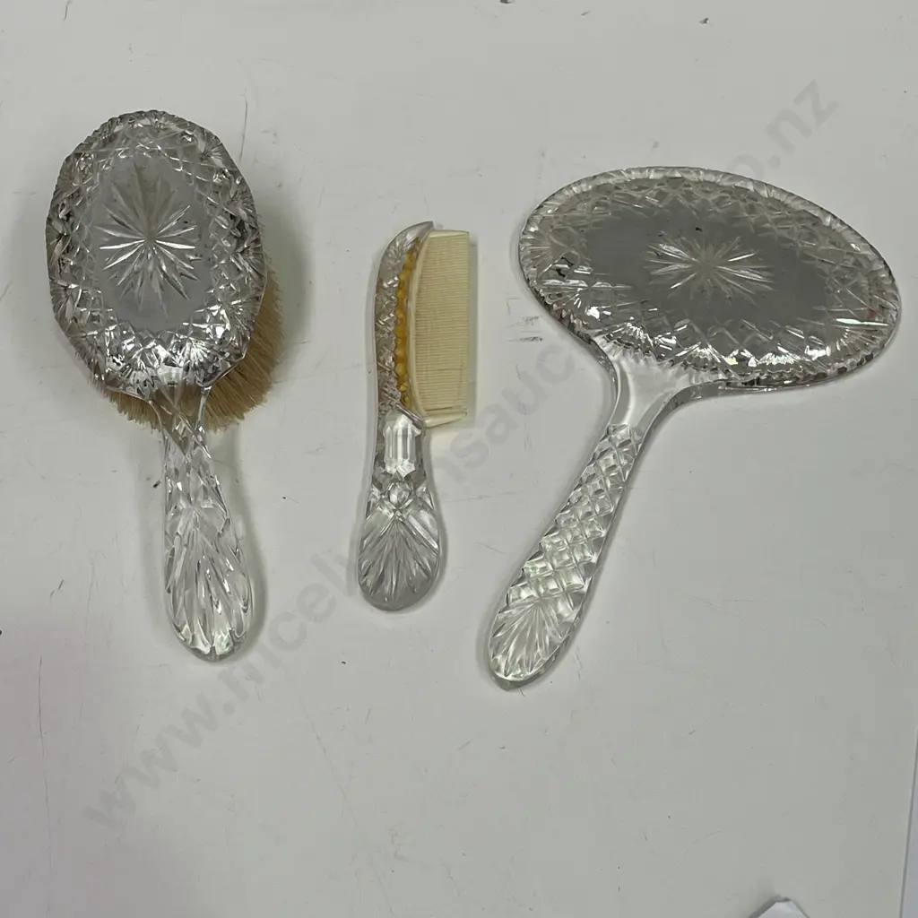 Vintage Dressing Table Brush/Comb/MIrror Set (some faults) Image 1++