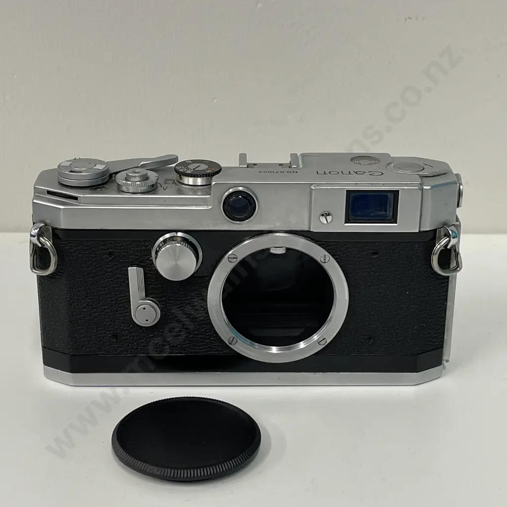 Vintage Canon Camera. No.571052 Image 1++