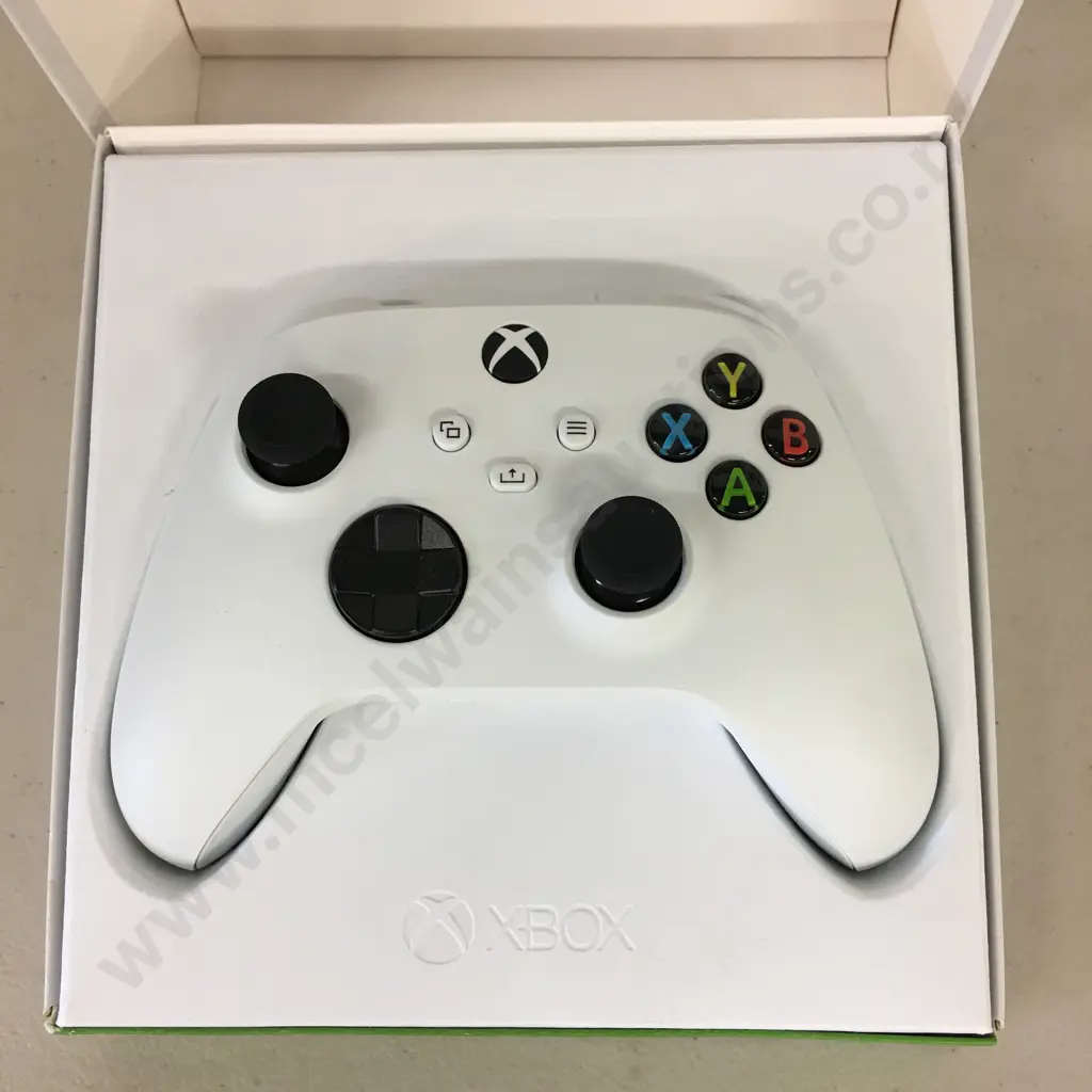 New Xbox Wireless Controller Robot White Image 1++