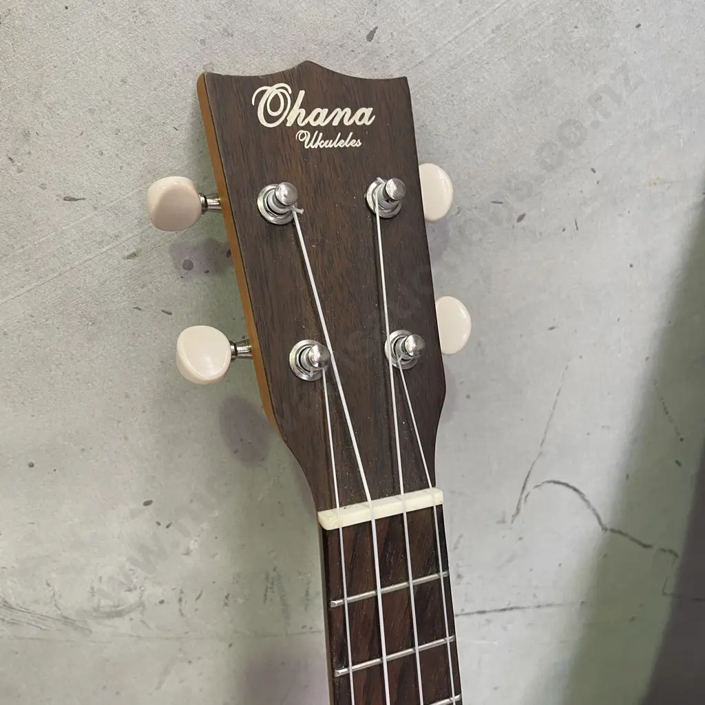 Ohana Hand Crafted Ukulele with Chord Dictionary in Mahalo Case Image 1++