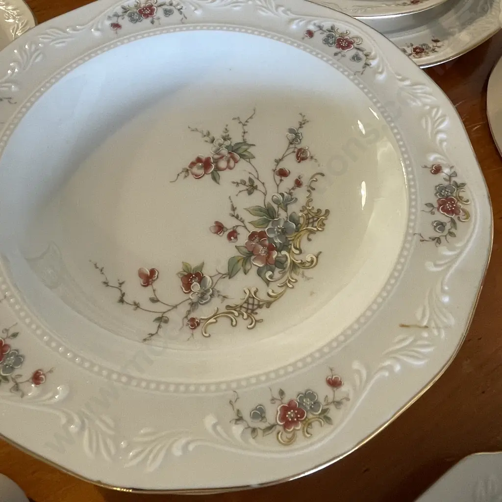 Vintage Huguenot Royale Porcelain 6 Place Setting Dinnerset with extras. Handpainted Floral pattern Image 1++