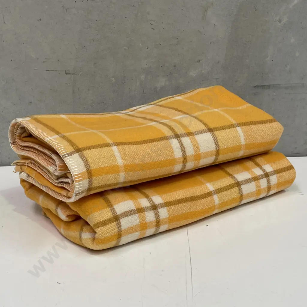 Pair of Vintage Alford Forest by Canterbury 100% Wool Blankets - small Queen Size 160x203 Image 1++