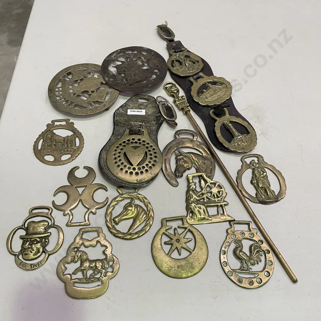 Assorted Vintage Horse Brass etc Image 1++