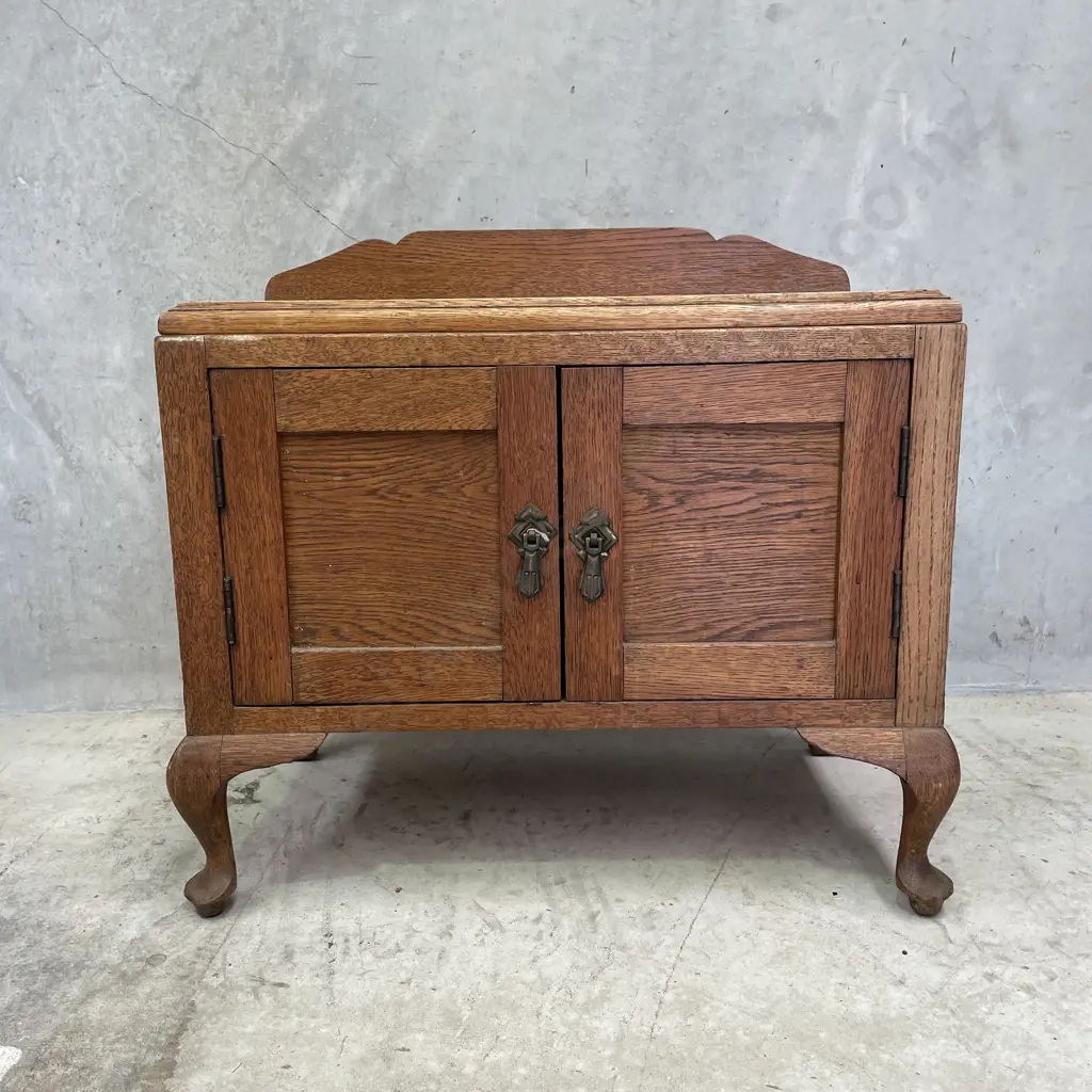 Vintage Solid Oak 2 Door Bedside Cabinet. H55 D35 W60cm Image 1++