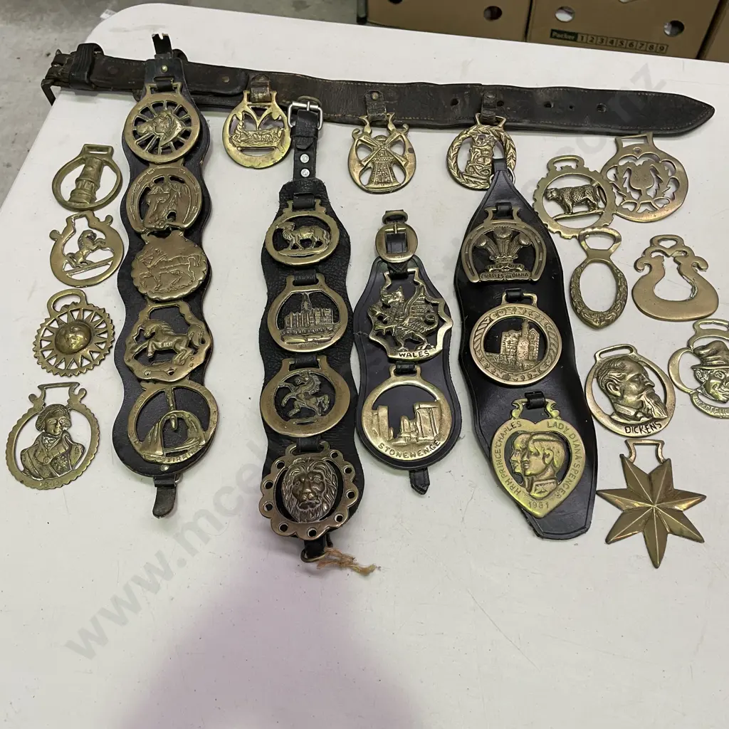 Assorted Vintage Horse Brass etc Image 1++