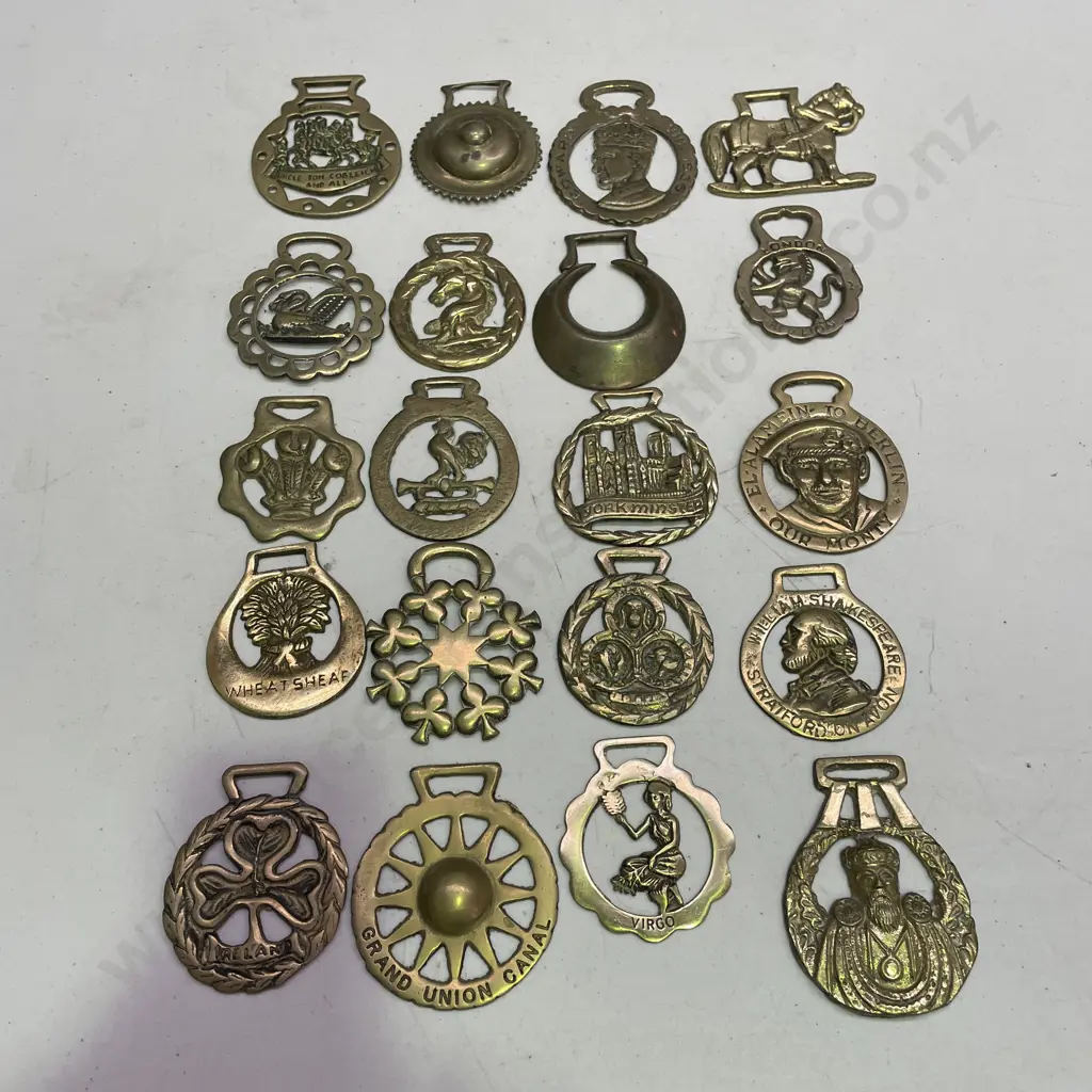 Assorted Vintage Horse Brass etc Image 1++