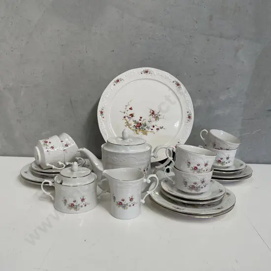 Vintage Huguenot Royale Porcelain 26pce Teaset. Handpainted Floral pattern. Includes Teapot, Milk, Sugar