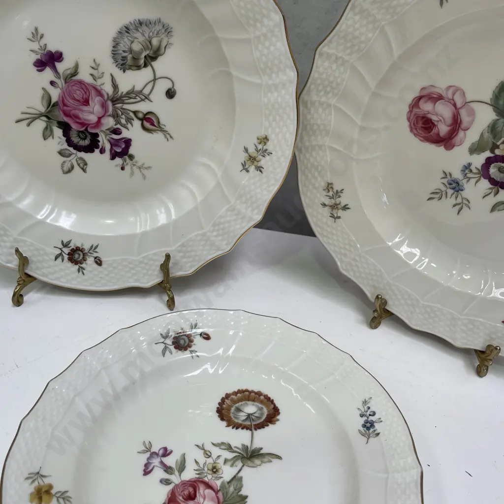 Royal Copenhagen Handpainted and fluted Dinner plates x 2 with luncheon plate Image 1++