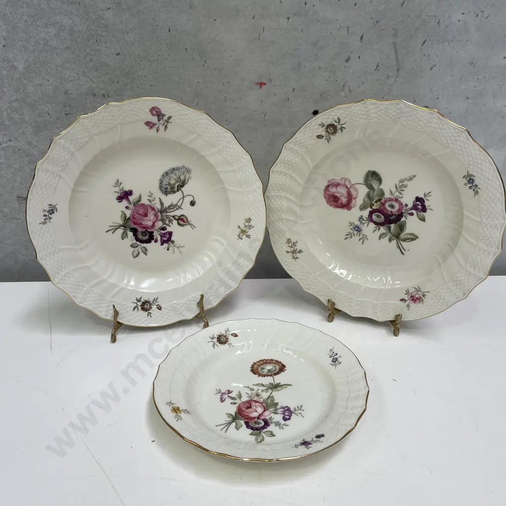 Royal Copenhagen Handpainted and fluted Dinner plates x 2 with luncheon plate Image 1++