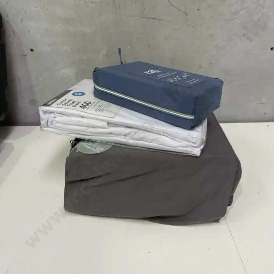 Royal Doulton King Size Sheet Set with Kas King Single Flat Sheet & Anko Queen Fitted Sheet