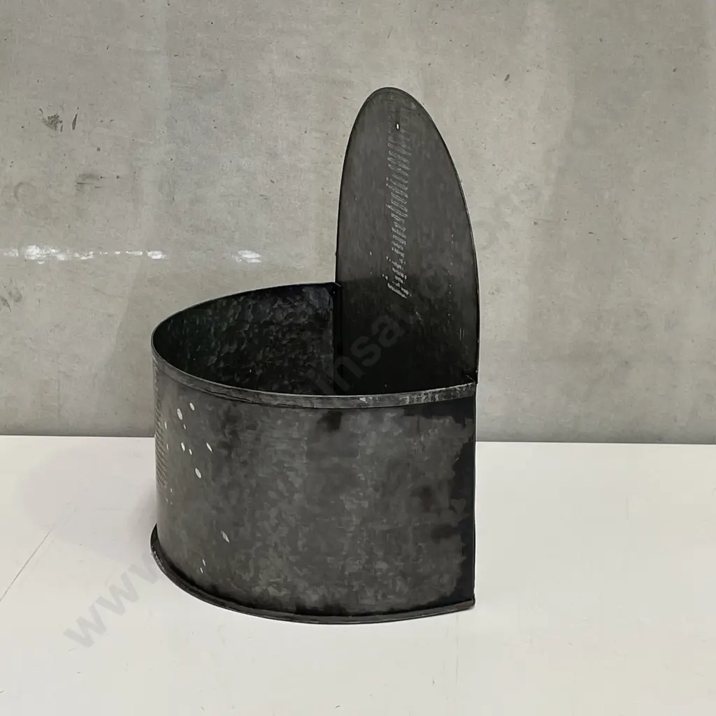 Vintage Wall Hung Iron Planter Image 1++