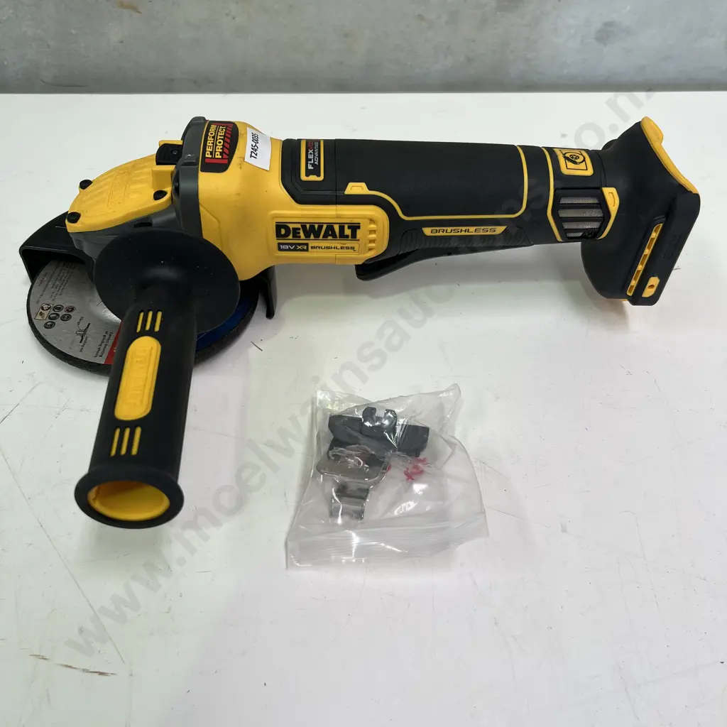 DeWALT Grinder. Model DCG416. Tool Only Image 1++