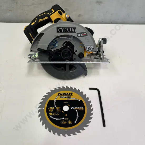 As New DeWALT Flexvolt Advantage 20V Max Circular Saw. Model DC5573-XE. With Blade. Tool only